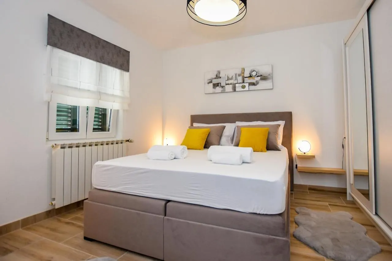 Apartman Apartmani Plazibat Mandre