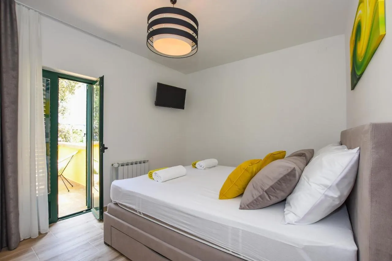 Apartmani Plazibat Mandre 0*,  Croacia