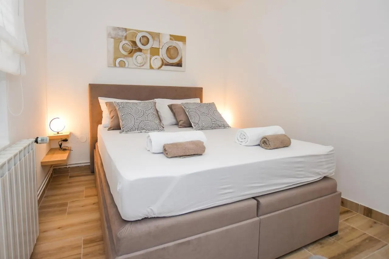Apartmani Plazibat 曼德雷 公寓