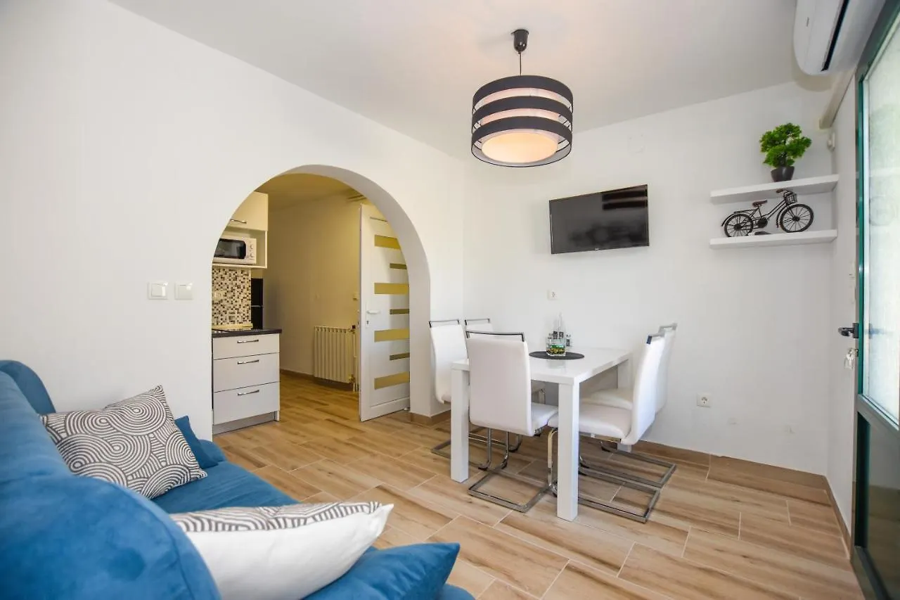 公寓 Apartmani Plazibat 曼德雷 克罗地亚