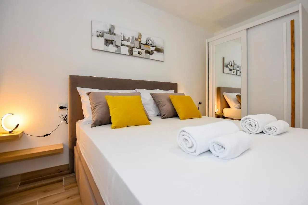 Apartmani Plazibat Mandre Apartment